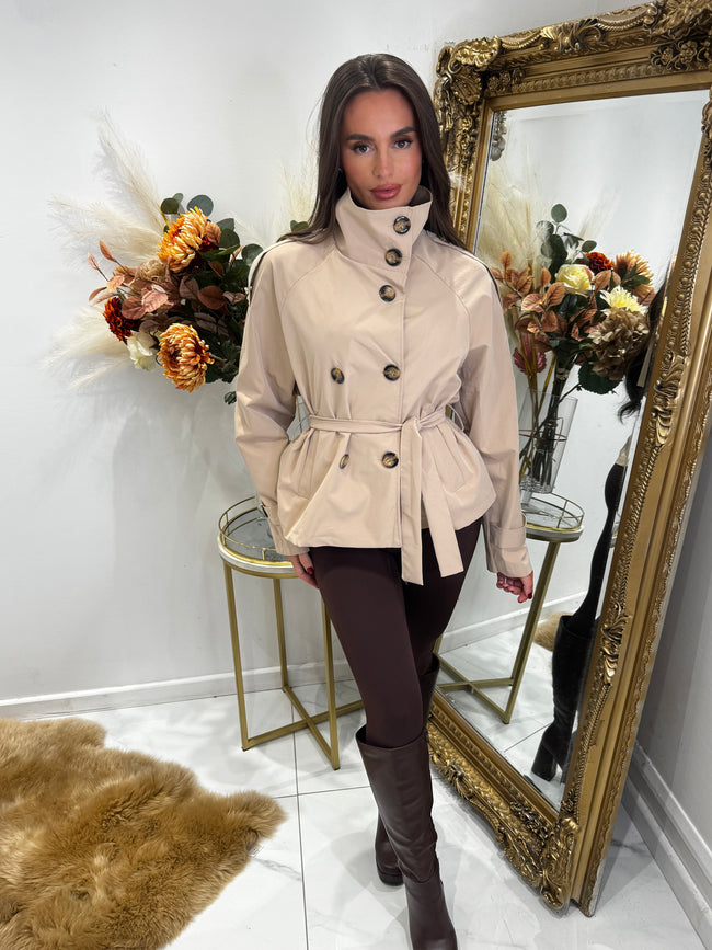 Light beige button lightweight jacket
