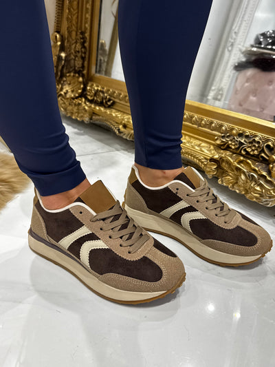 Brown/tan trainers