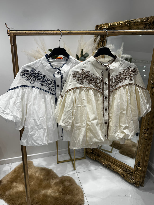 Embroidery puff sleeve shirt
