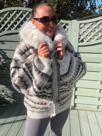 Beige chunky knit faux fur cardigan