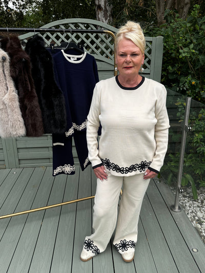 Knitted “DAISY” tracksuit