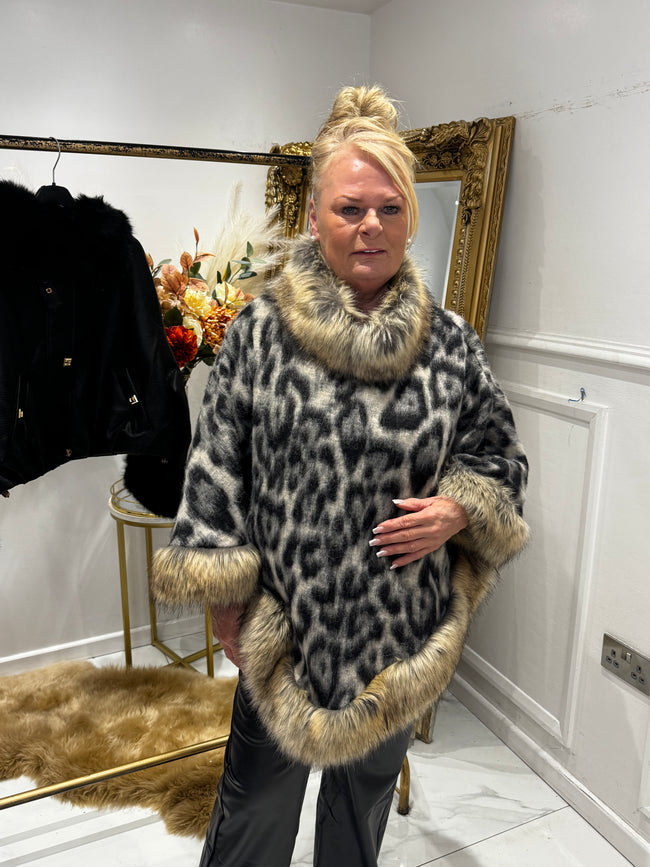 Leopard faux fur poncho