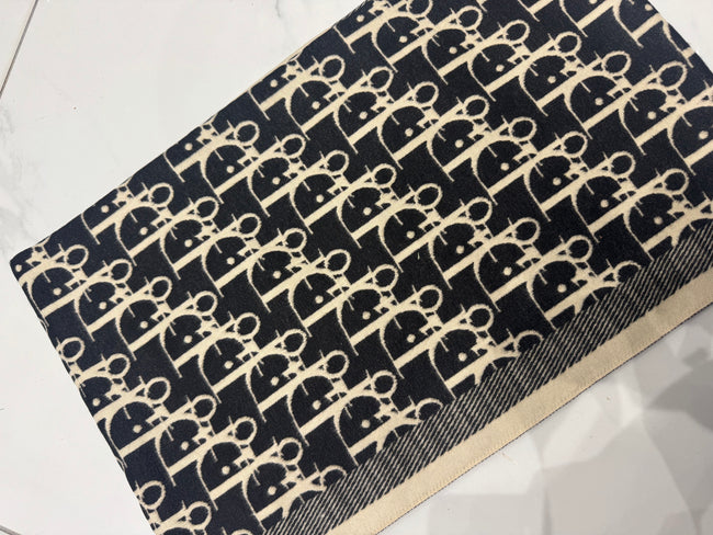 Black & cream DD  scarf